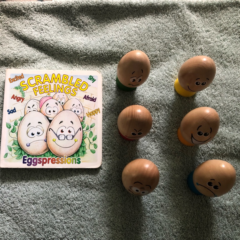 HAPE • Eggspressions Wooden Learning Toy + Book - Picture 3 of 14